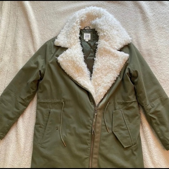 Gap Sherpa winter jacket - Picture 1 of 4